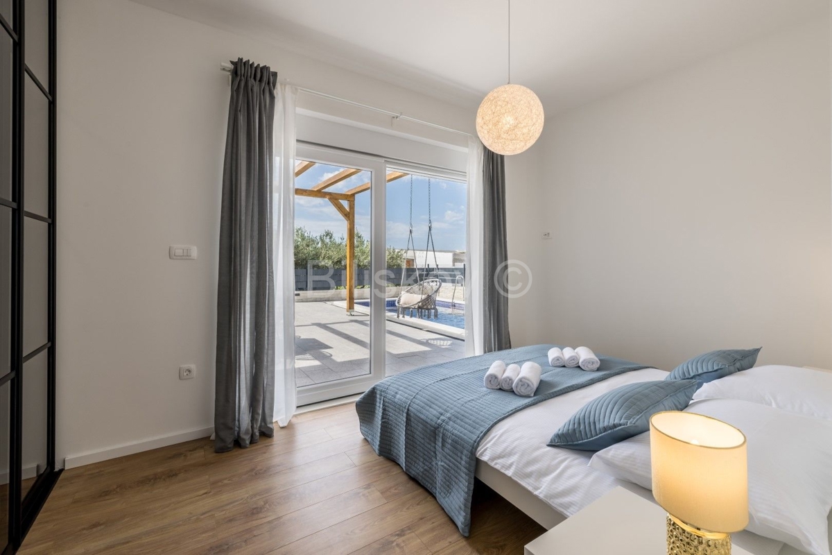 Kuća Na prodaju - SPLITSKO-DALMATINSKA KAŠTELA