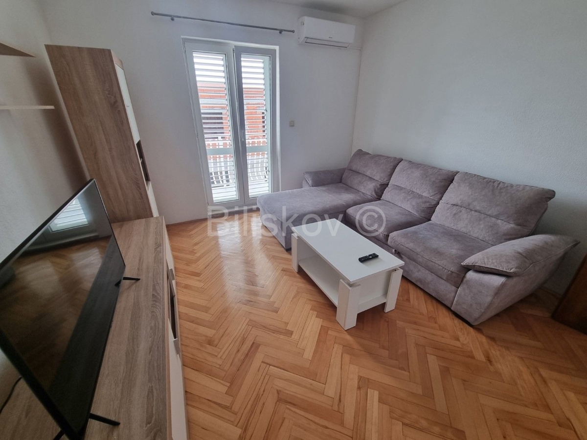 Apartma Za najem - SPLITSKO-DALMATINSKA KAŠTELA