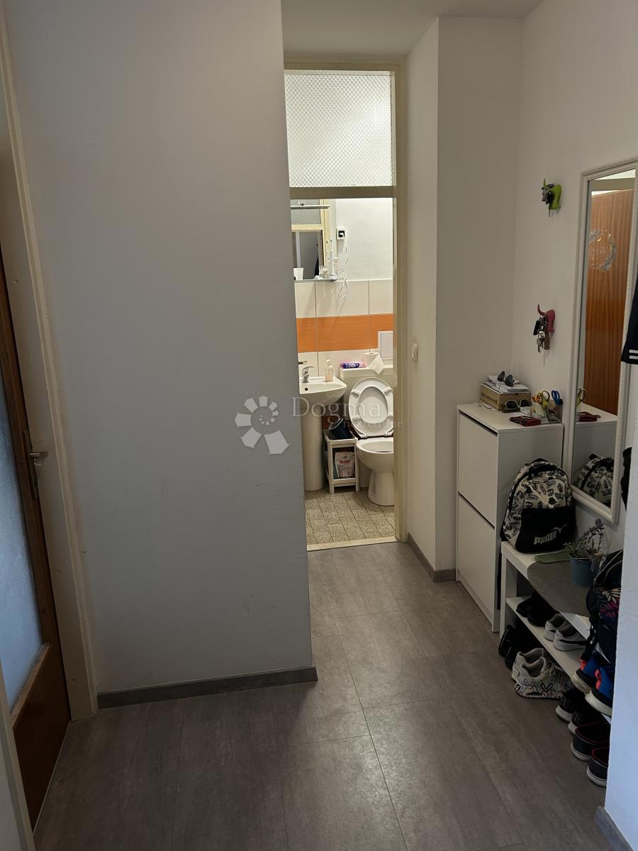 Apartment Zu verkaufen - SPLITSKO-DALMATINSKA SPLIT