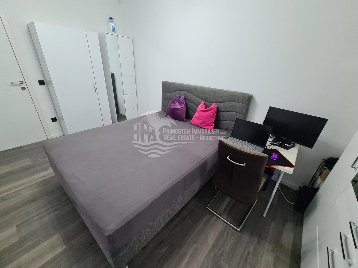 Appartement À vendre - ŠIBENSKO-KNINSKA PRIMOŠTEN