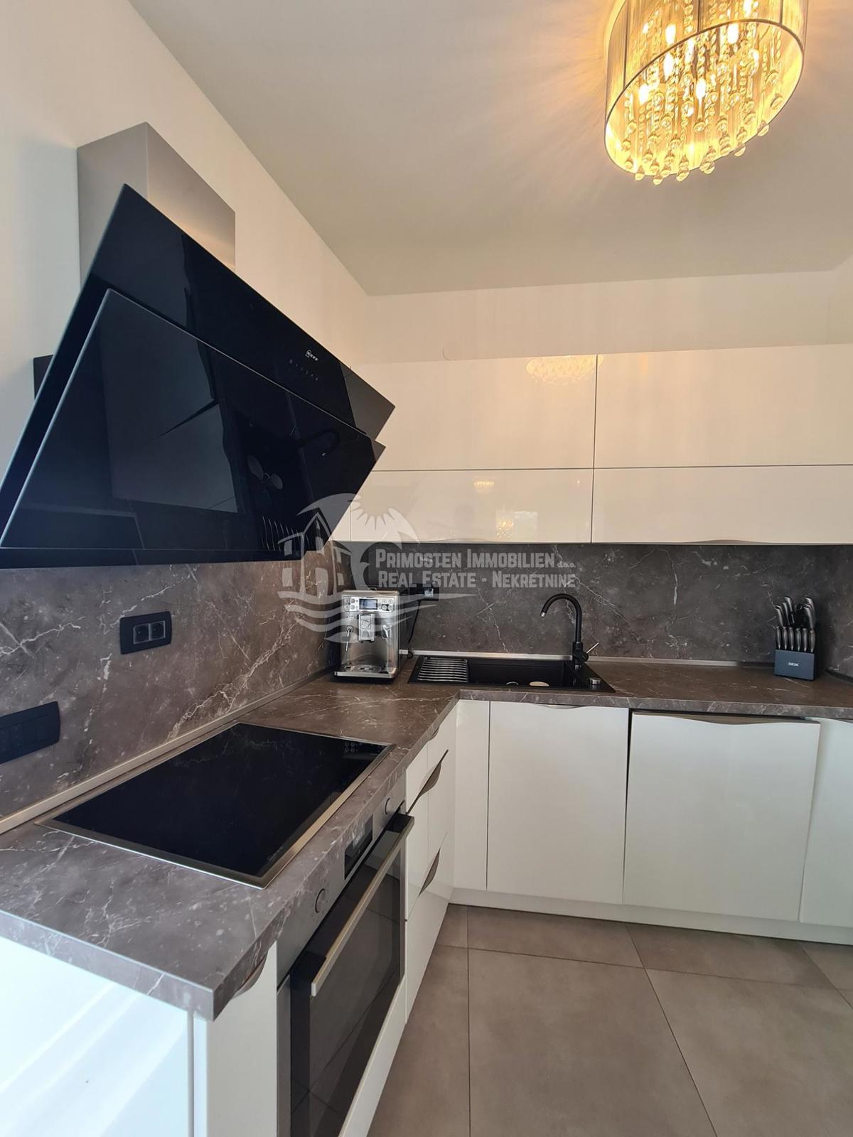 Appartement À vendre - ŠIBENSKO-KNINSKA PRIMOŠTEN