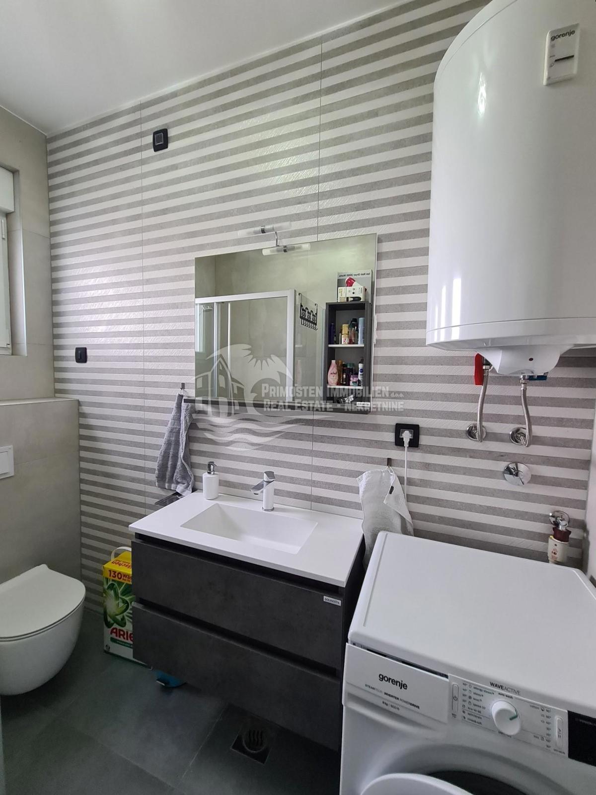 Appartement À vendre - ŠIBENSKO-KNINSKA PRIMOŠTEN