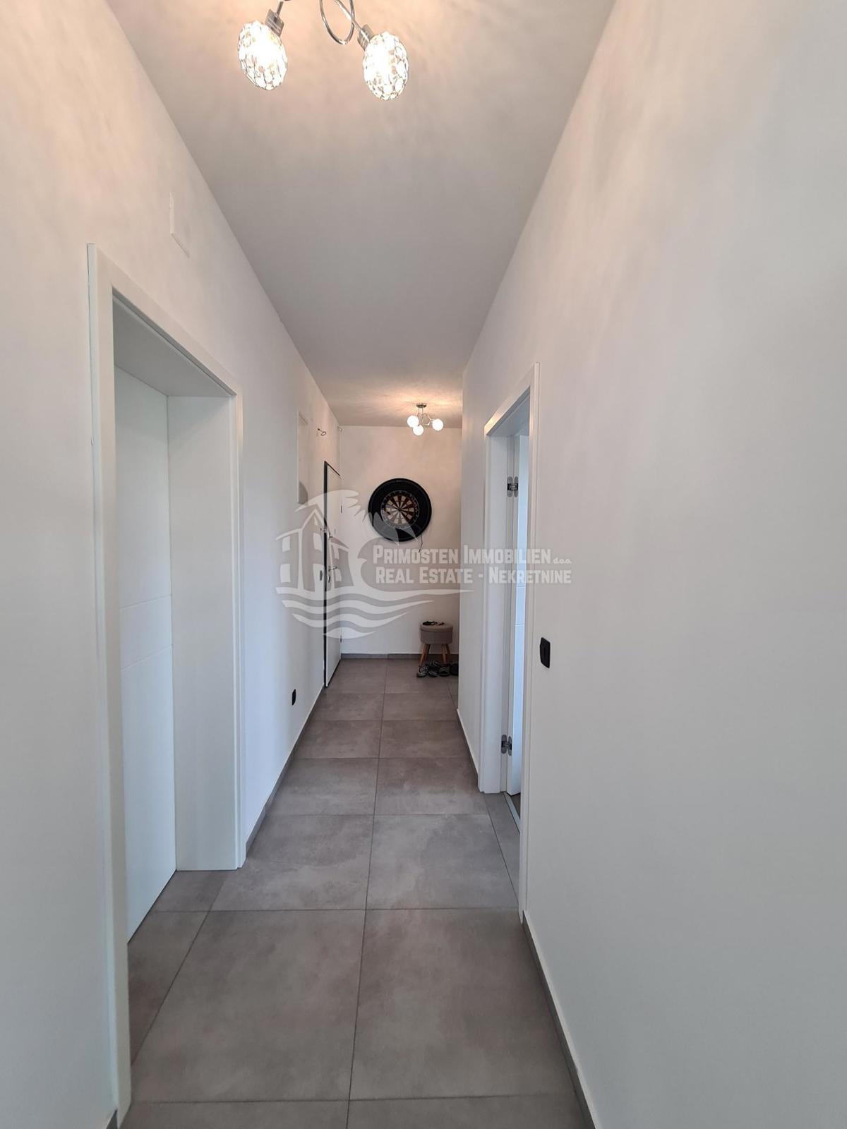 Appartement À vendre - ŠIBENSKO-KNINSKA PRIMOŠTEN