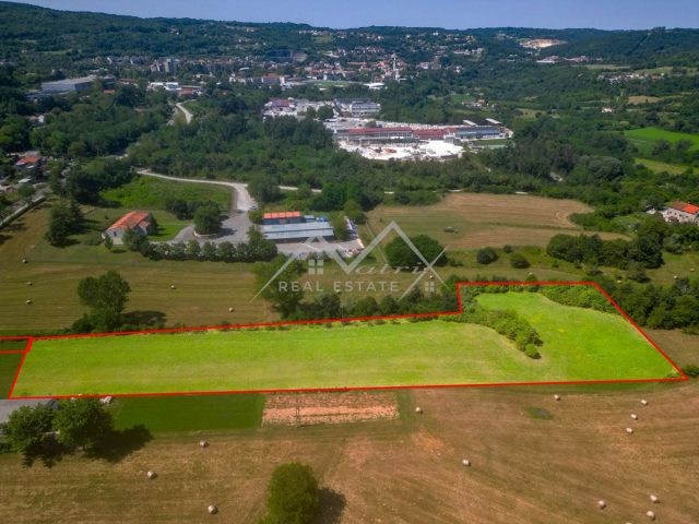 Land for sale 10757 m² – Pazin