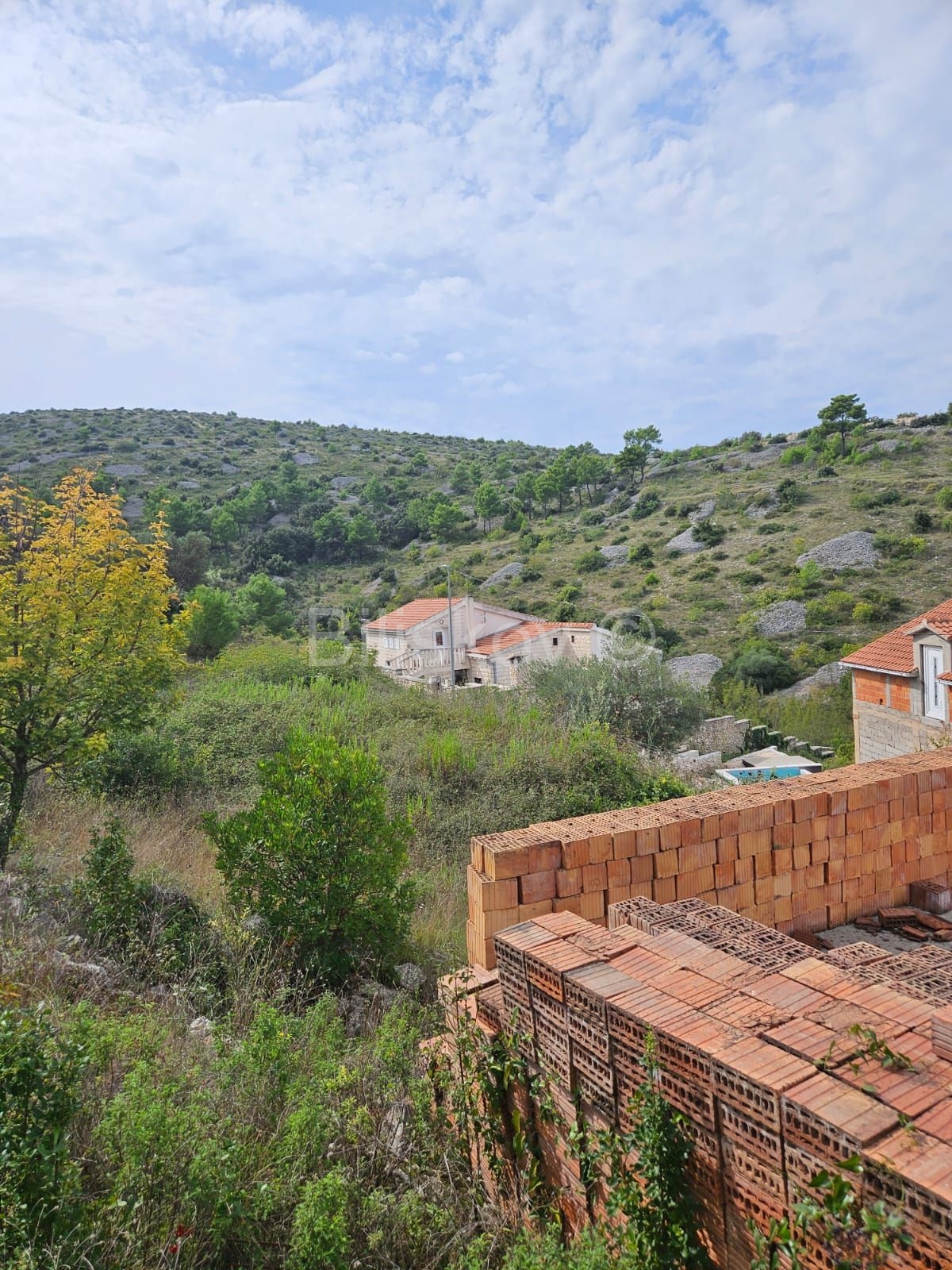 Dom Na predaj - SPLITSKO-DALMATINSKA BRAČ