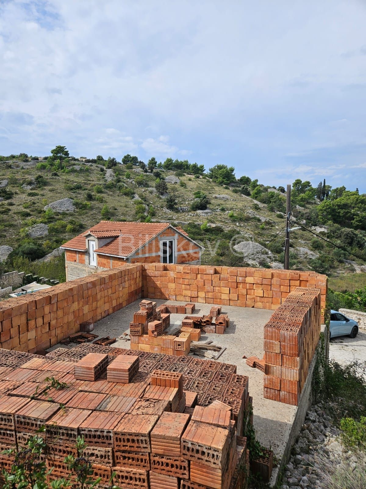 Dom Na predaj - SPLITSKO-DALMATINSKA BRAČ