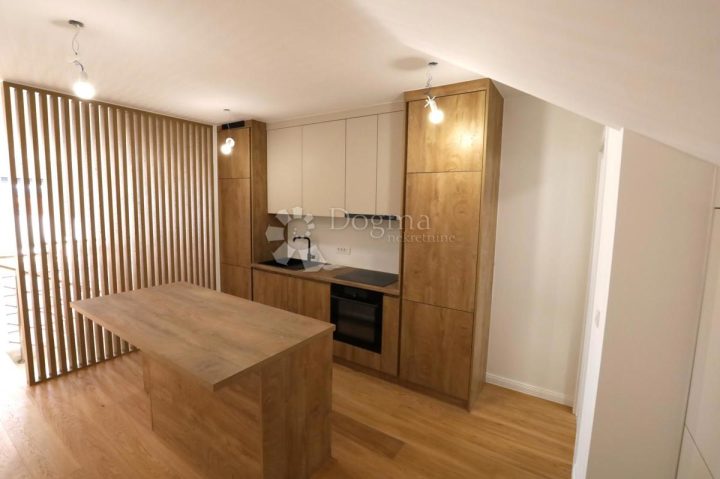 Apartmán na prodej 125 m² – Povljana