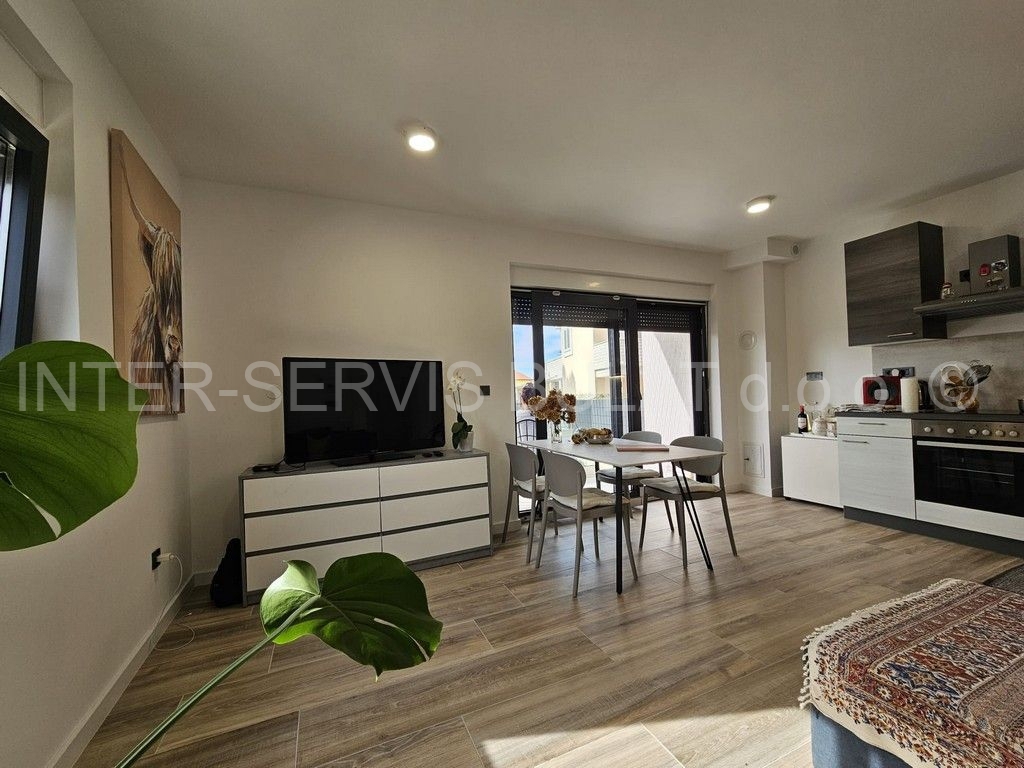 Appartement À louer - ŠIBENSKO-KNINSKA ŠIBENIK