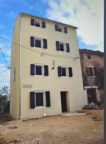 Kuća na prodaju 200 m² – Višnjan
