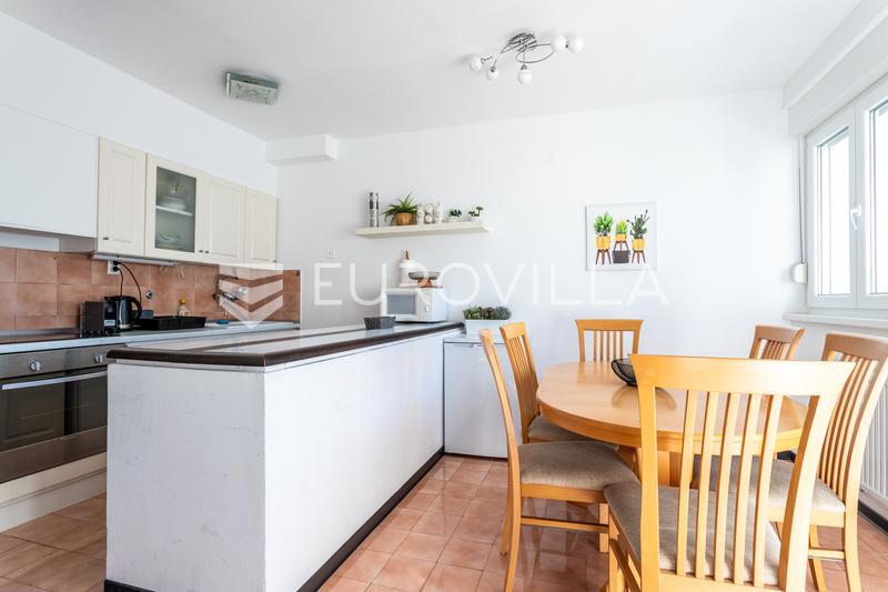 Flat For rent - SPLITSKO-DALMATINSKA SPLIT