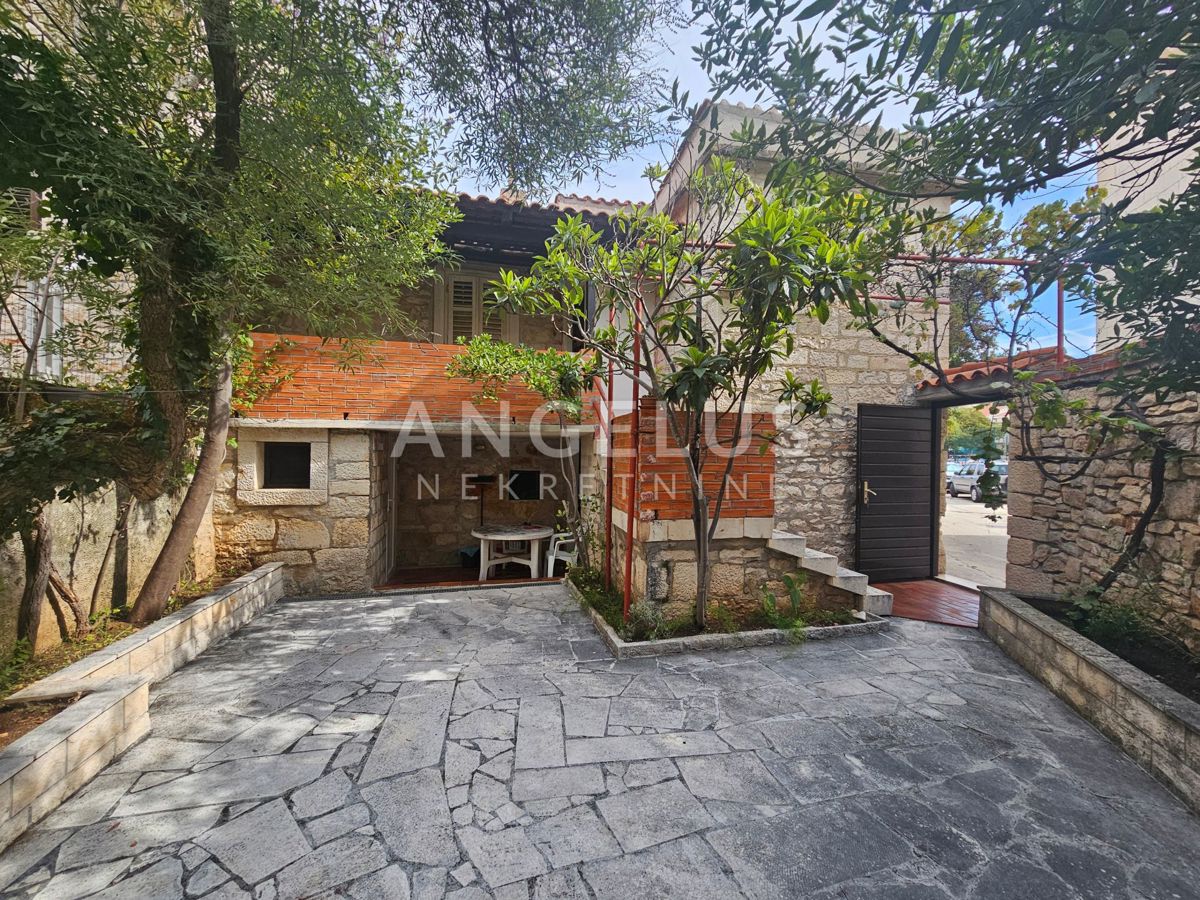 House For sale - SPLITSKO-DALMATINSKA BRAČ