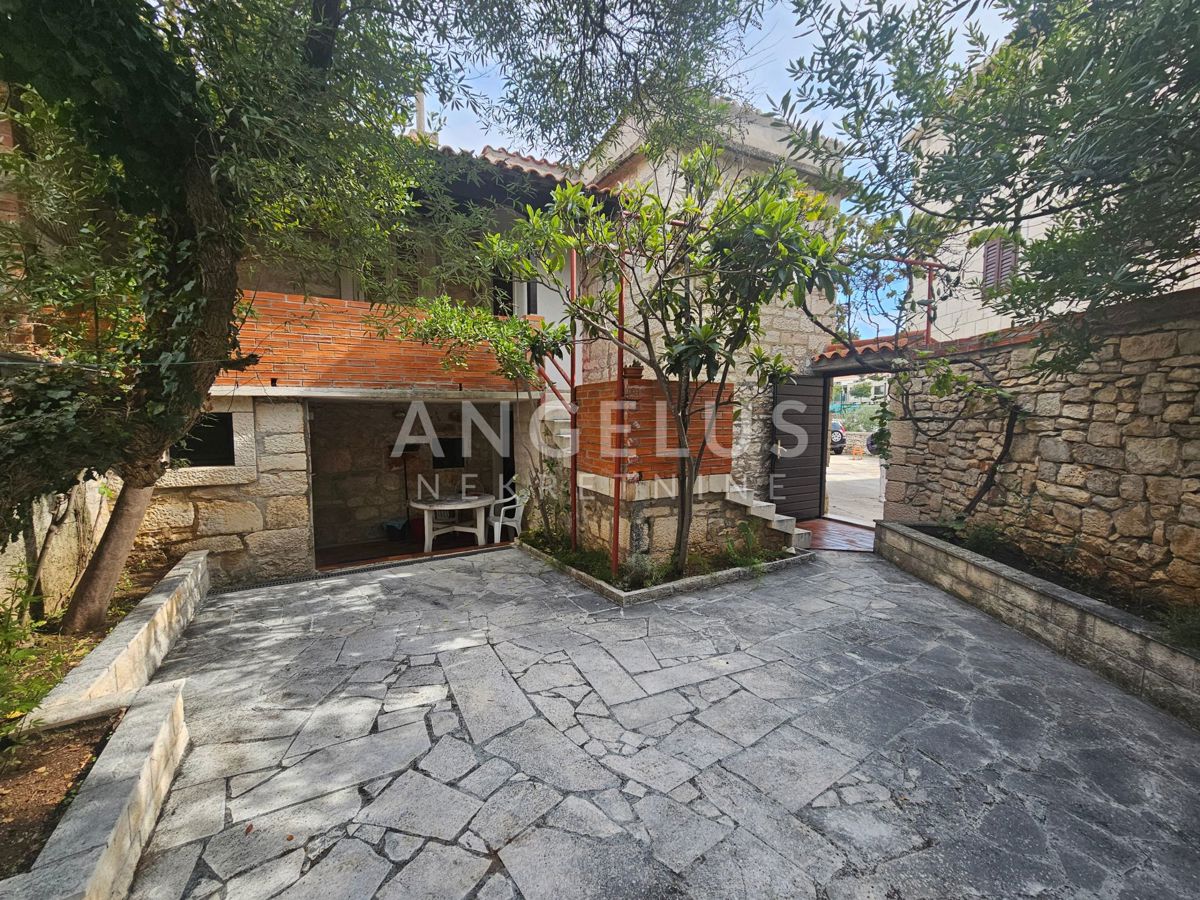 House For sale - SPLITSKO-DALMATINSKA BRAČ