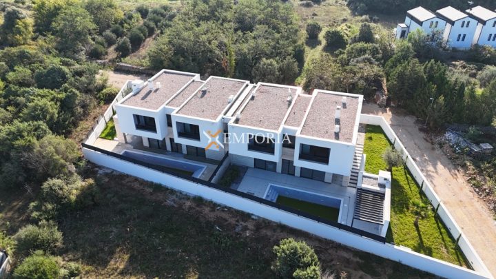 House for sale 304 m² – Zaton
