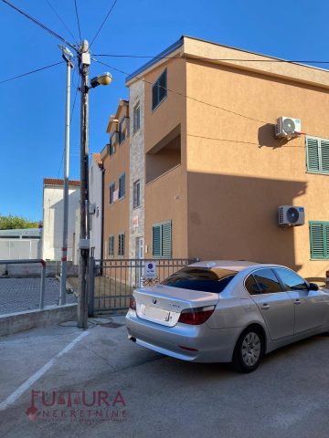 Kuća na prodaju 300 m² – Vodice