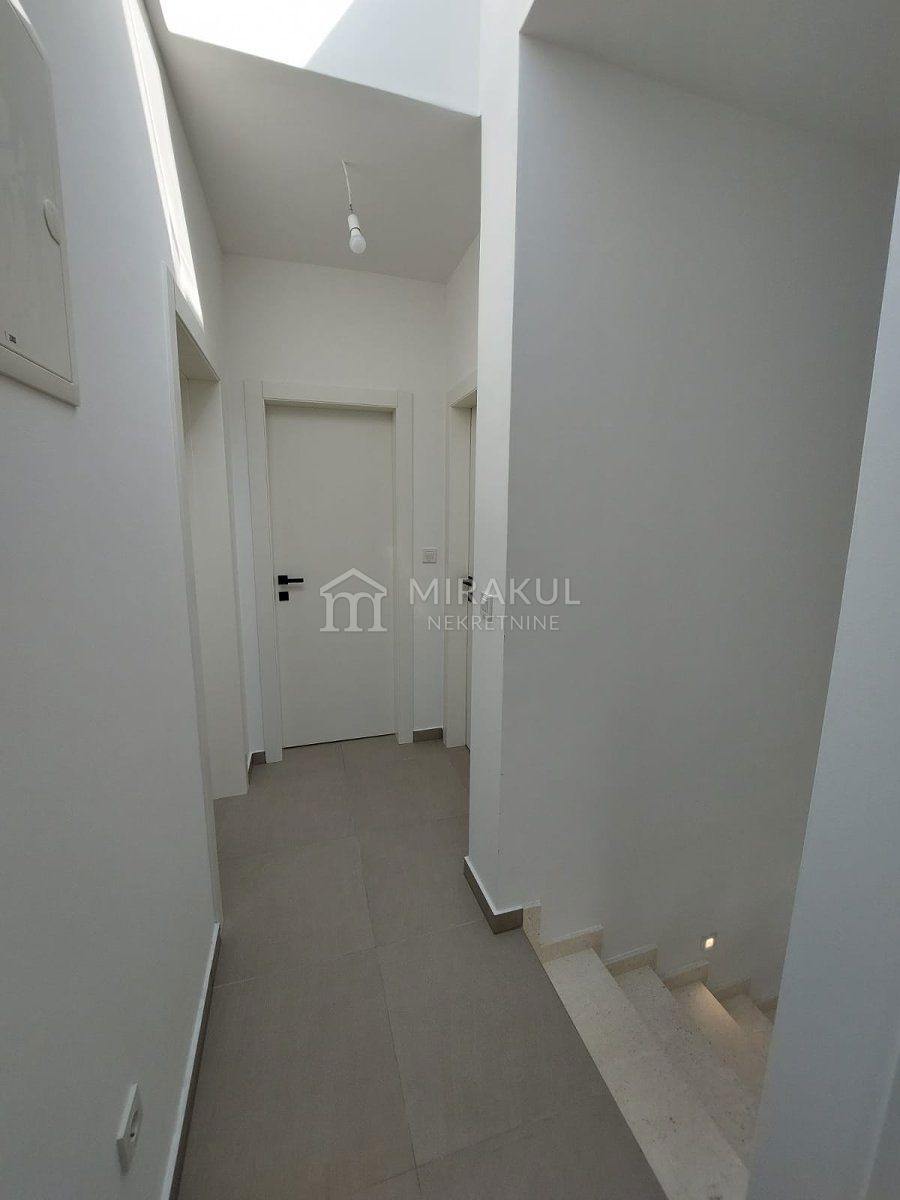 Flat For sale - ŠIBENSKO-KNINSKA VODICE