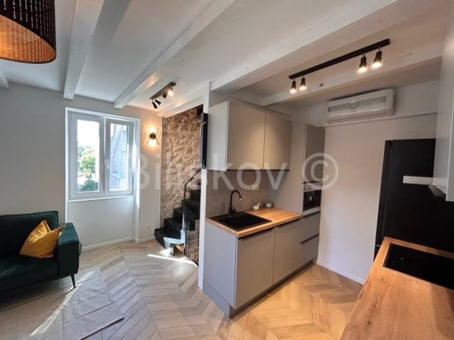 Hiša na predaj 60 m² – Kaštel Štafilić