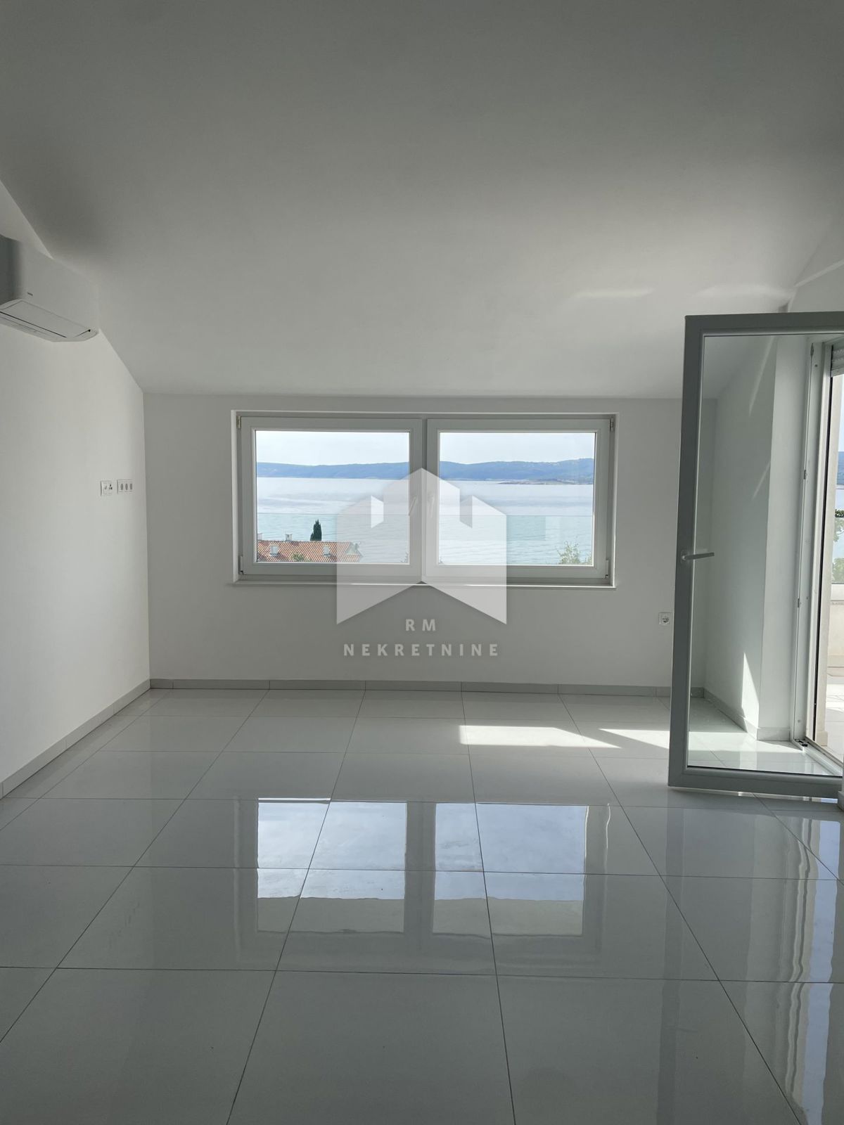 Apartma Na predaj - PRIMORSKO-GORANSKA CRIKVENICA