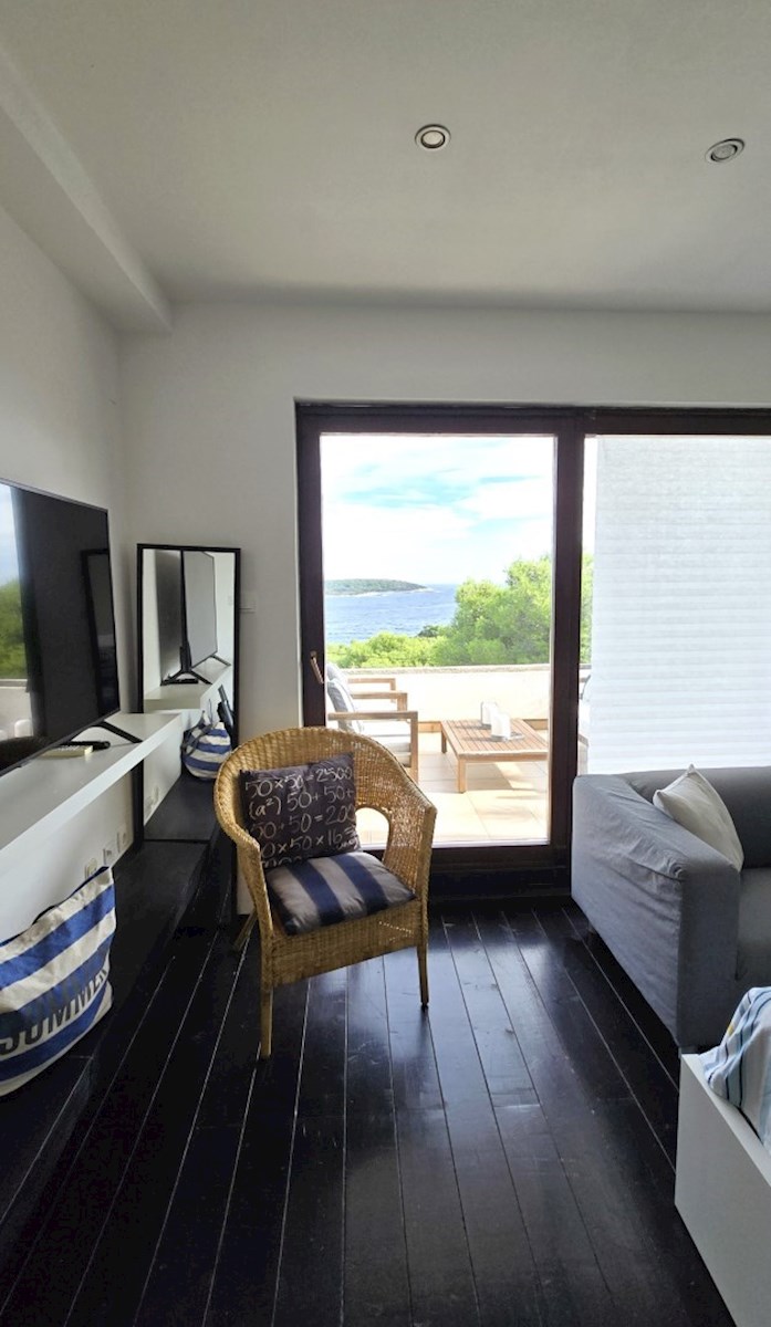 House For sale - SPLITSKO-DALMATINSKA VIS