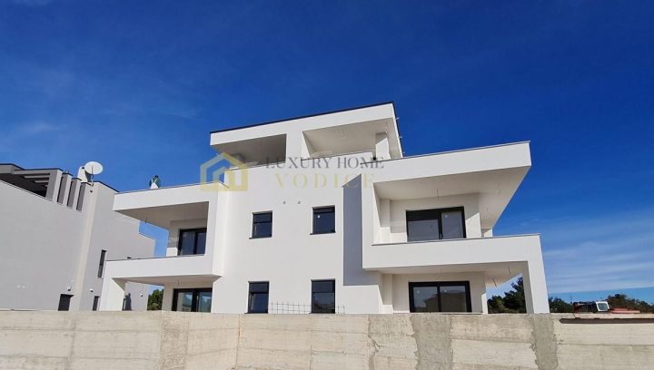 Kuća na prodaju 154 m² – Srima