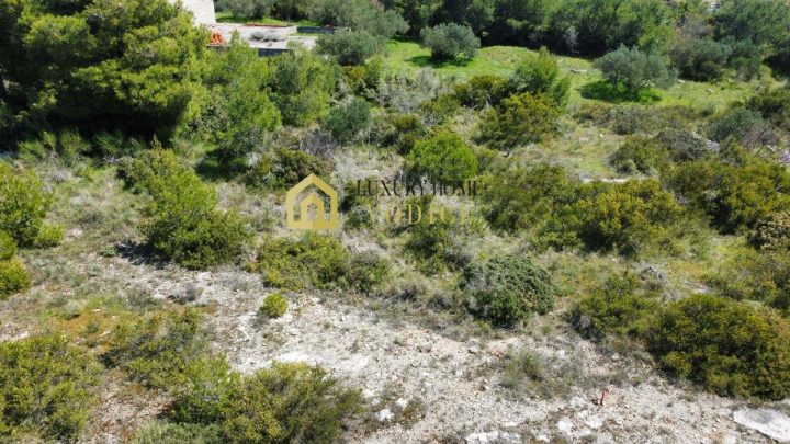 Land for sale 3233 m² – Tribunj
