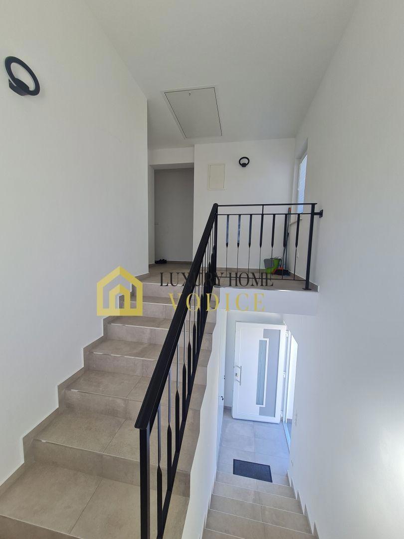 House For sale - ŠIBENSKO-KNINSKA VODICE