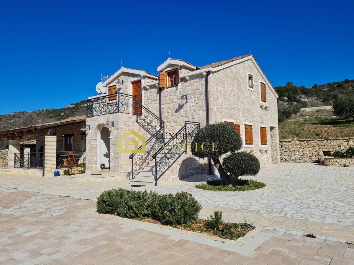 House For sale - ŠIBENSKO-KNINSKA VODICE