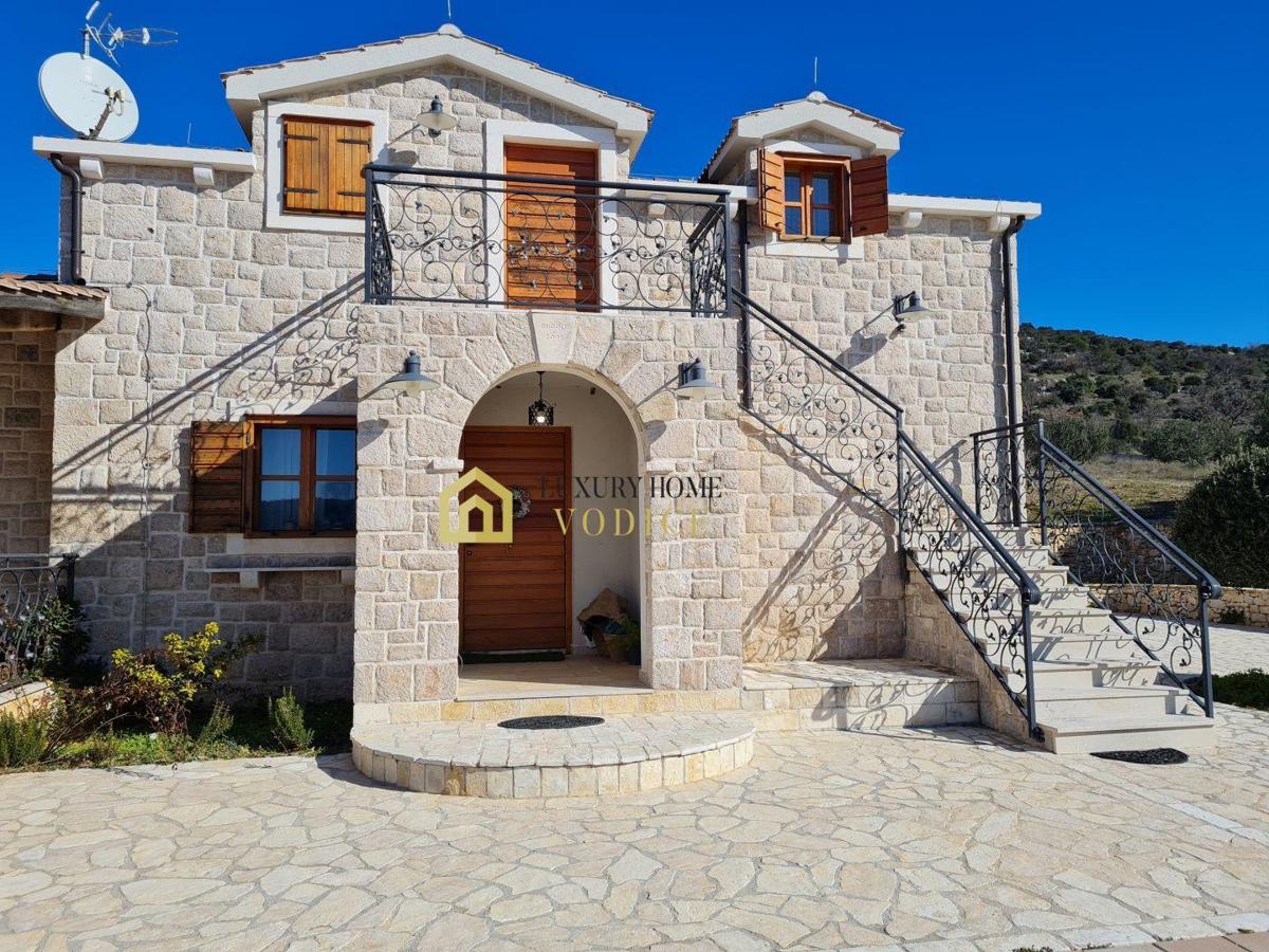 House For sale - ŠIBENSKO-KNINSKA VODICE