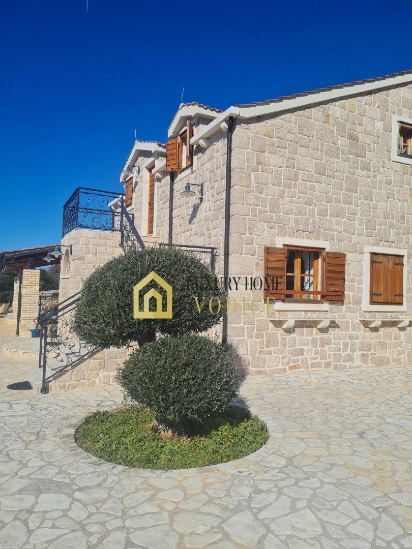 House For sale - ŠIBENSKO-KNINSKA VODICE