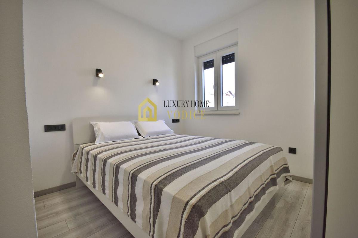 House For sale - ŠIBENSKO-KNINSKA VODICE