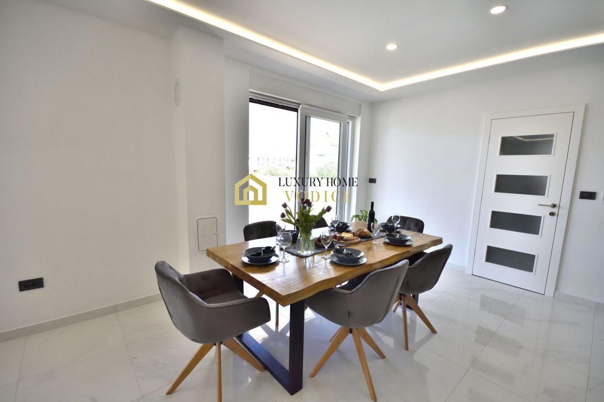 House For sale - ŠIBENSKO-KNINSKA VODICE