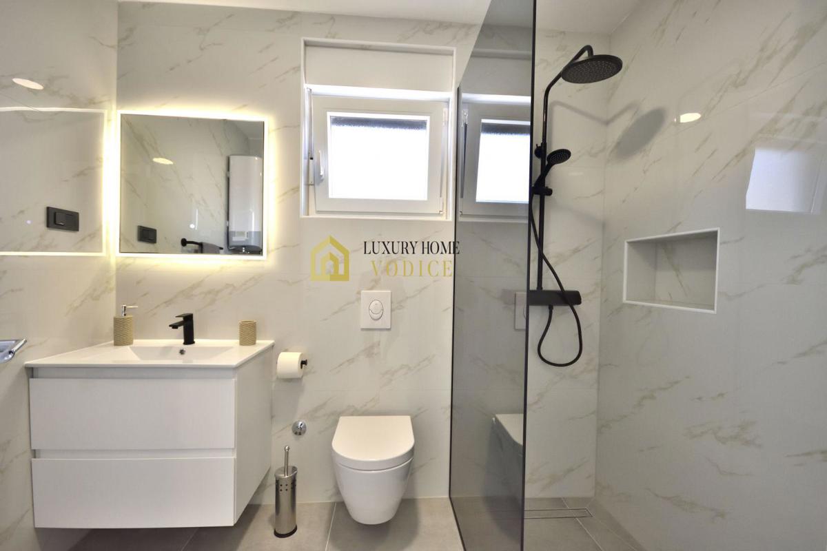 House For sale - ŠIBENSKO-KNINSKA VODICE