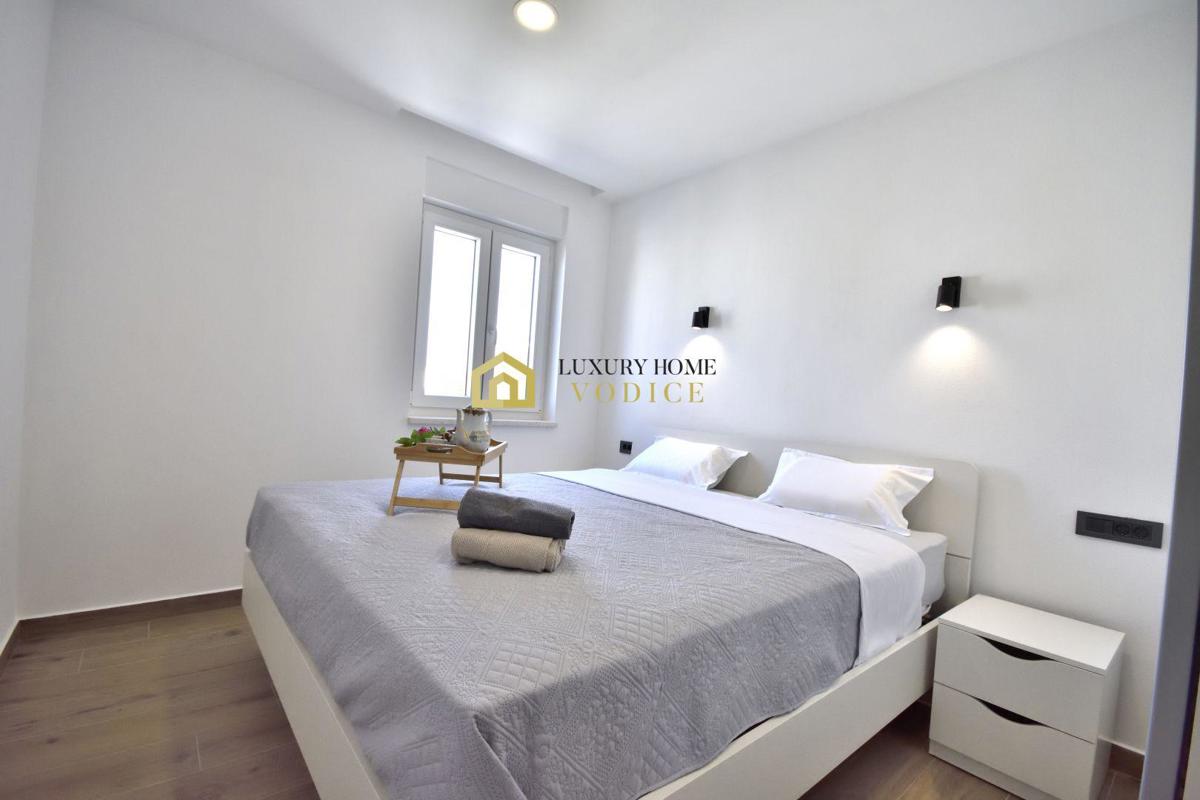 House For sale - ŠIBENSKO-KNINSKA VODICE