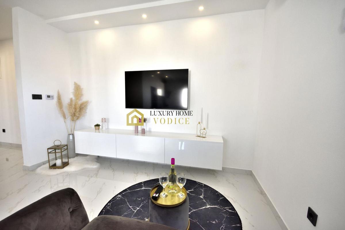House For sale - ŠIBENSKO-KNINSKA VODICE