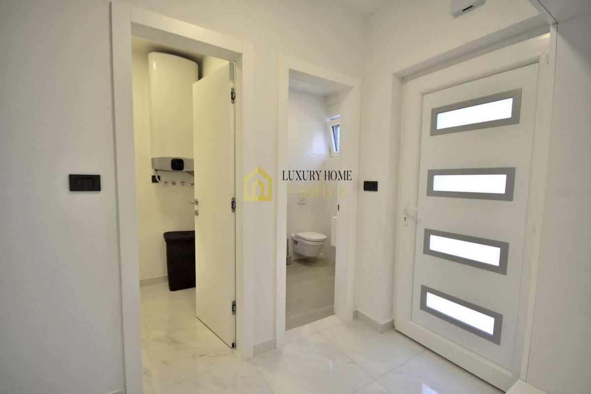 House For sale - ŠIBENSKO-KNINSKA VODICE