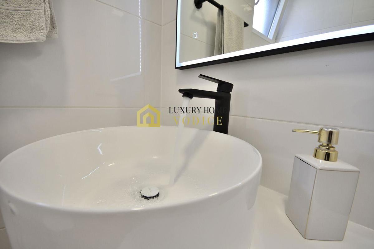 House For sale - ŠIBENSKO-KNINSKA VODICE