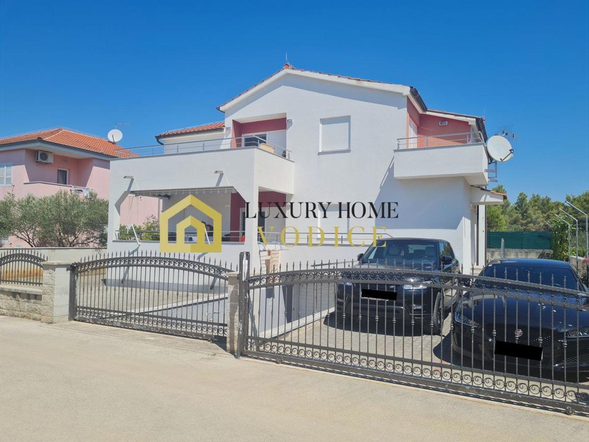 House For sale - šibensko-kninska Vodice - foto 1/21