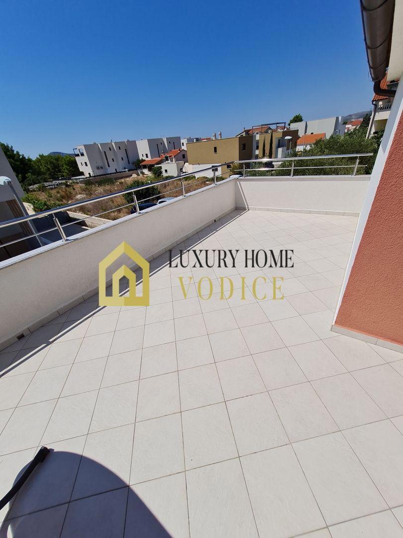 House For sale - ŠIBENSKO-KNINSKA VODICE