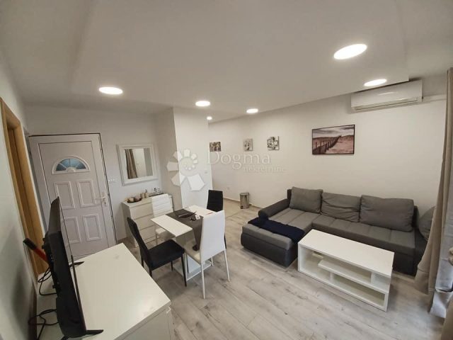 Apartma Naprodaj - Ličko-senjska Novalja - foto 2/7
