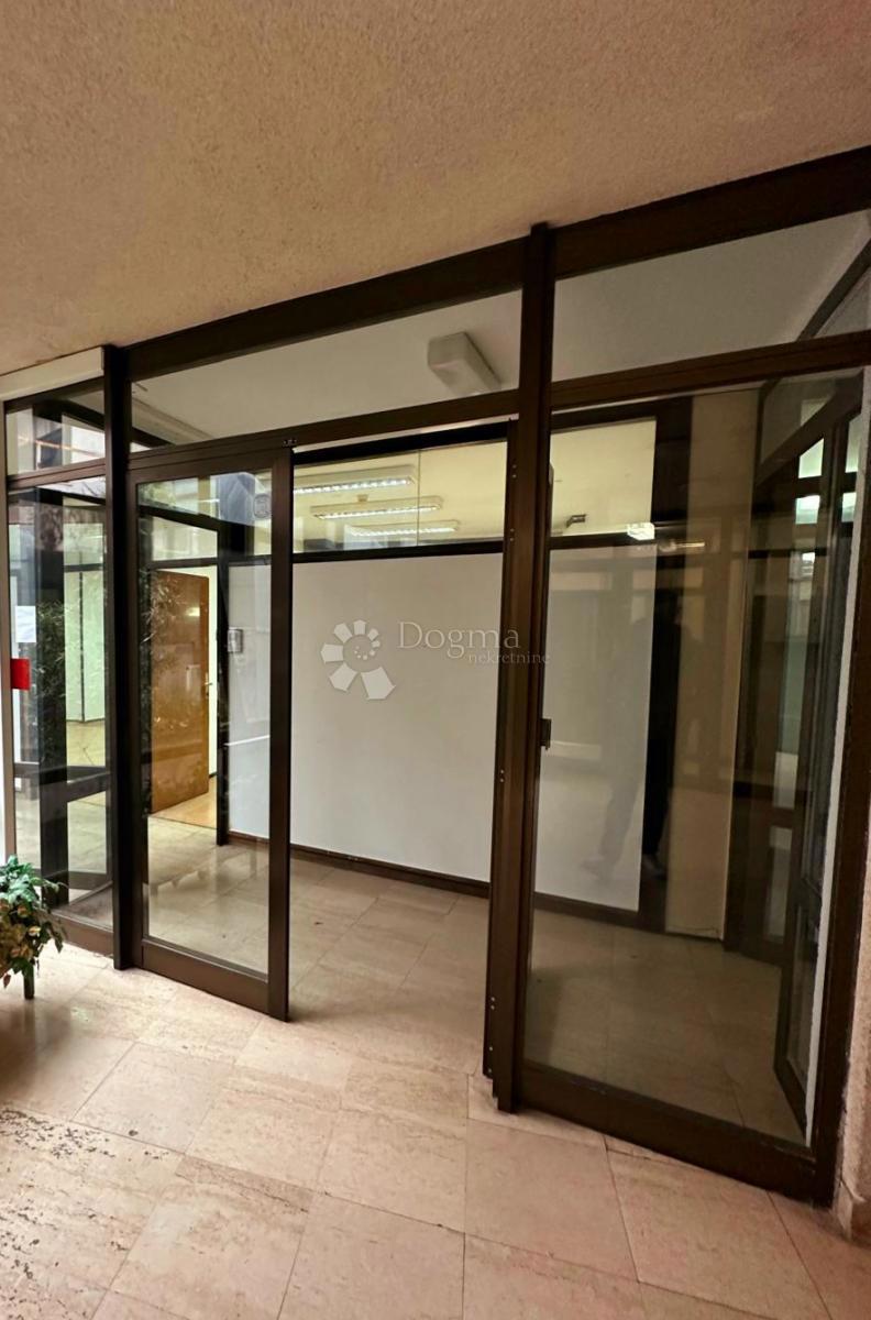 Commerciale Da affittare - PRIMORSKO-GORANSKA Rijeka