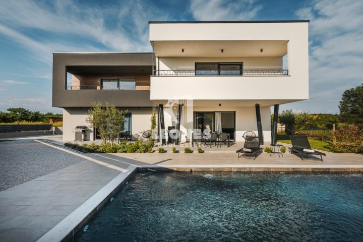 Casa in vendita 266 m² – Umag
