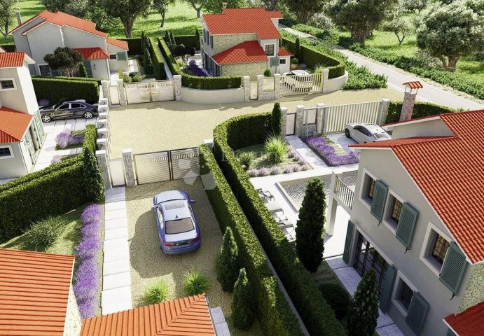 Dům na prodej 127 m² – Tinjan