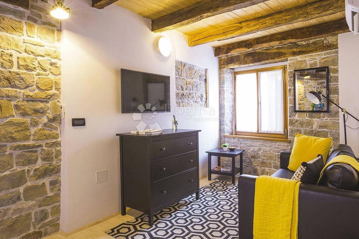 House For sale - ISTARSKA OPRTALJ