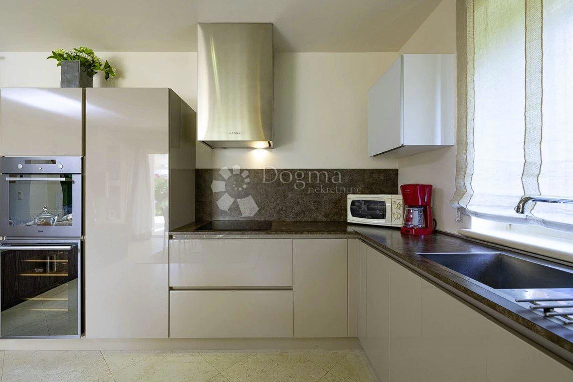 House For sale - ISTARSKA NOVIGRAD