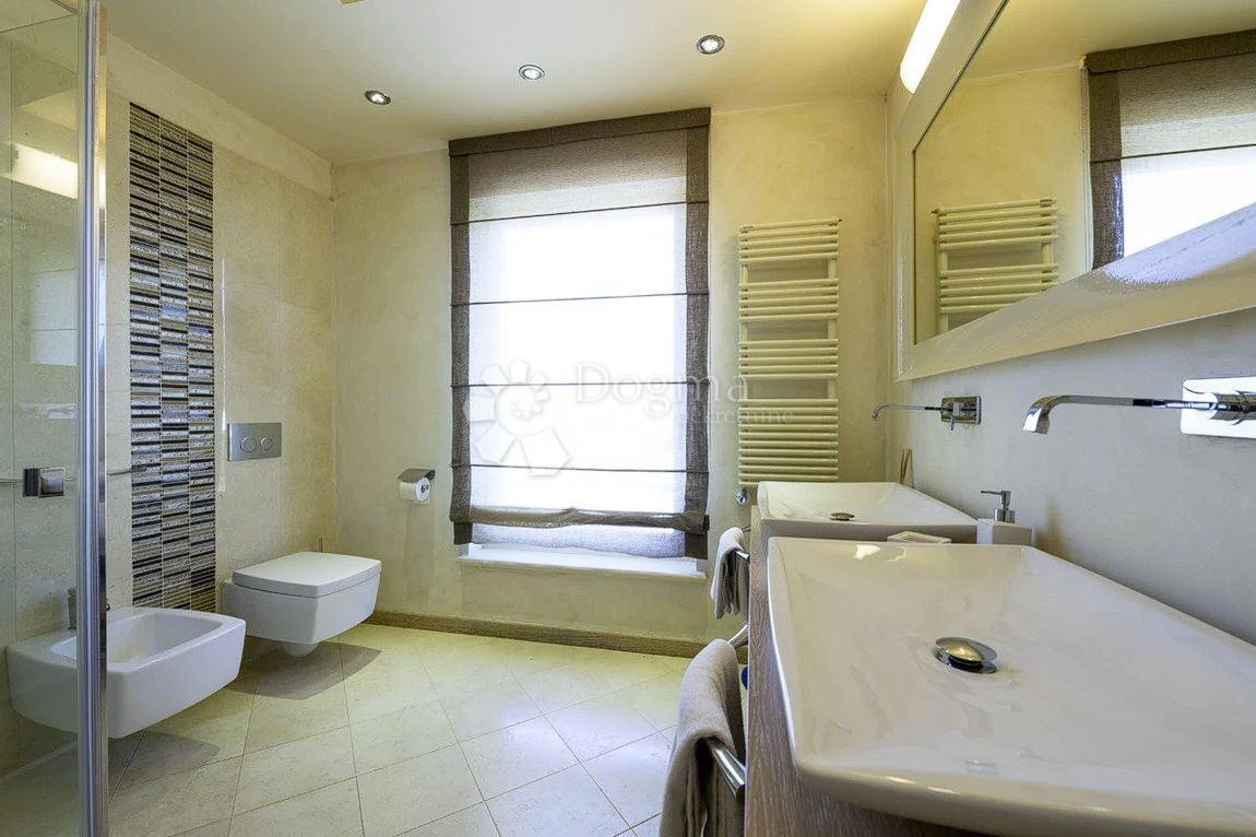 House For sale - ISTARSKA NOVIGRAD