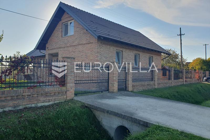 House For sale - OSJEČKO-BARANJSKA DRENJE