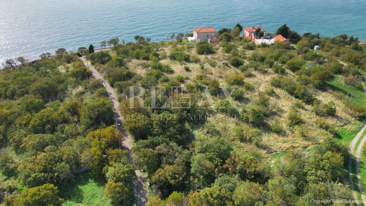 Zemljište Na prodaju - PRIMORSKO-GORANSKA NOVI VINODOLSKI