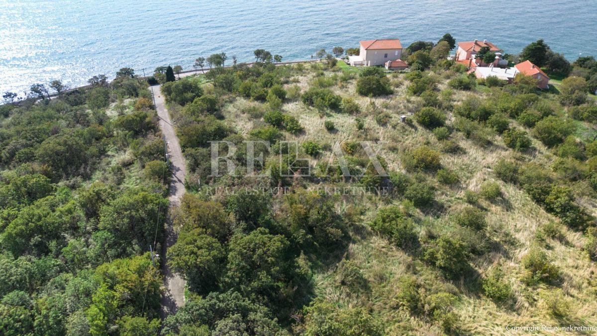 Zemljište Na prodaju - PRIMORSKO-GORANSKA NOVI VINODOLSKI