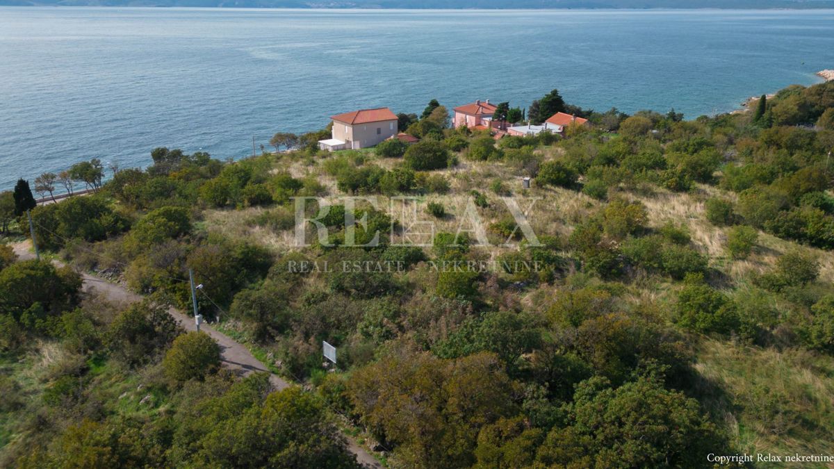 Zemljište Na prodaju - PRIMORSKO-GORANSKA NOVI VINODOLSKI