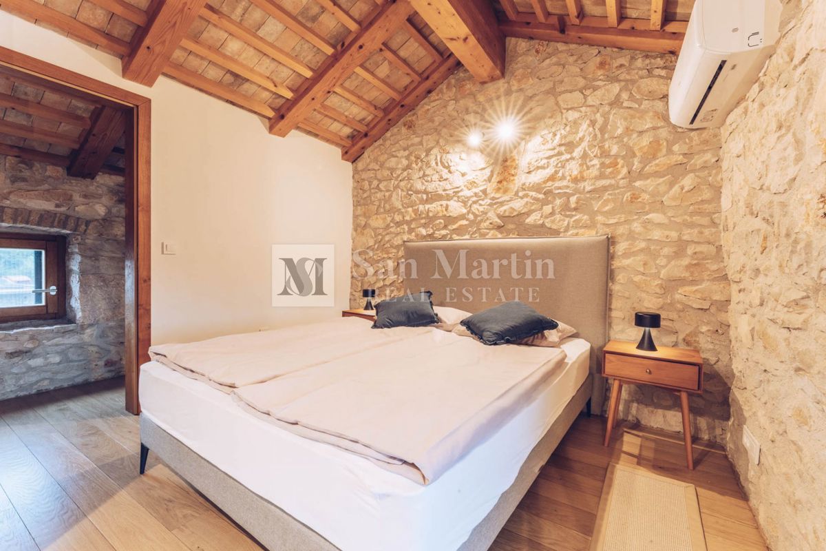House For sale - ISTARSKA NOVIGRAD
