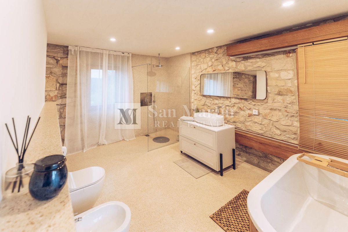 House For sale - ISTARSKA NOVIGRAD